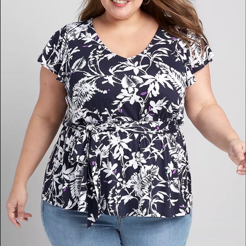 Lane Bryant Size 38/40(6X) Purple, White & Navy Blue Belted Flutter Sleeves Top